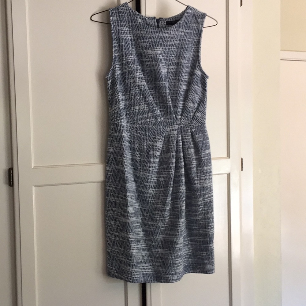Sleeveless blue and white dress 4 petite